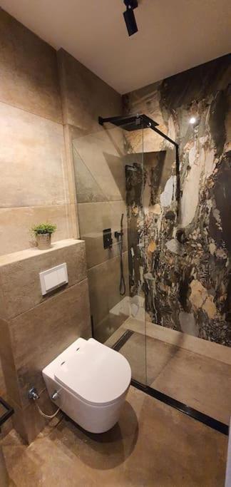 Floral Inn Pristina Exteriör bild