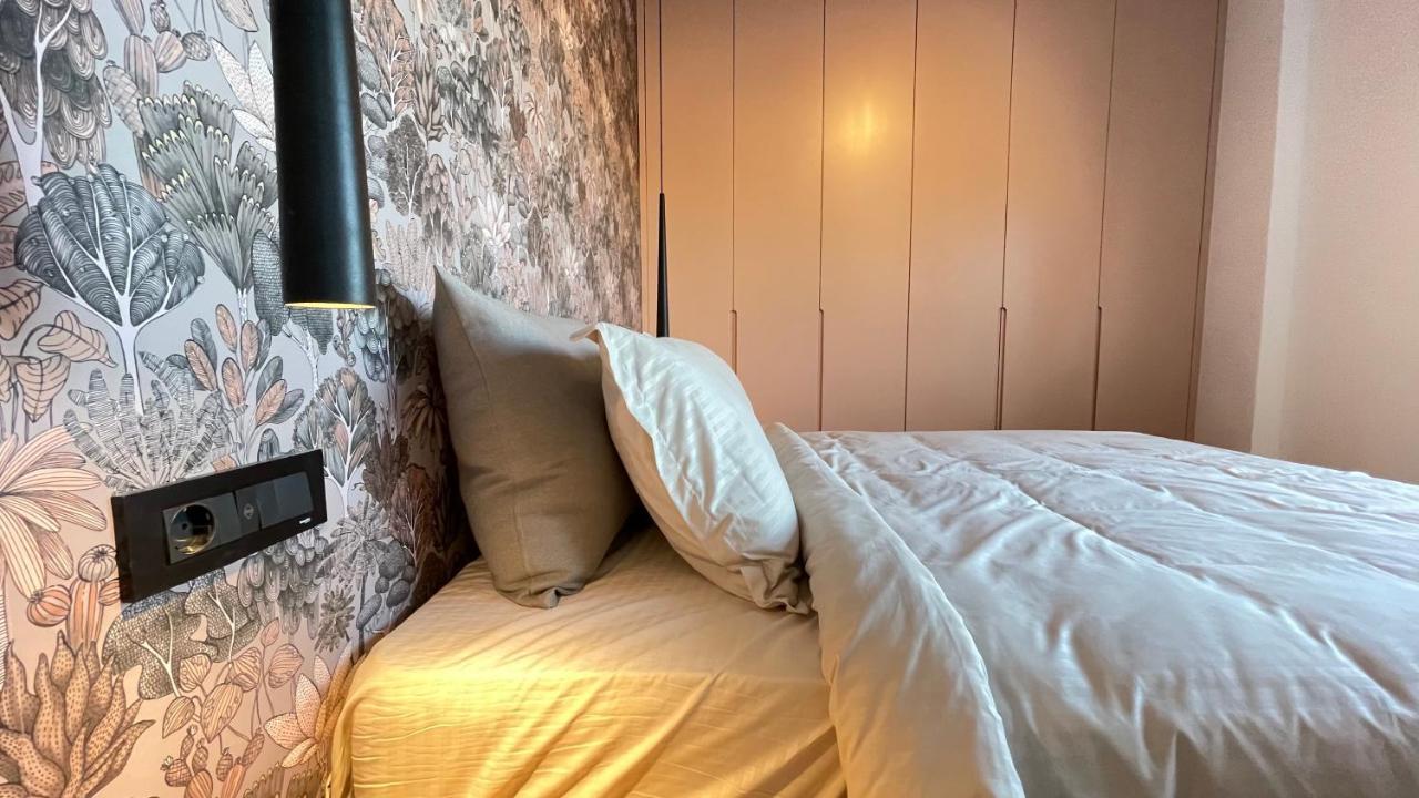 Floral Inn Pristina Exteriör bild
